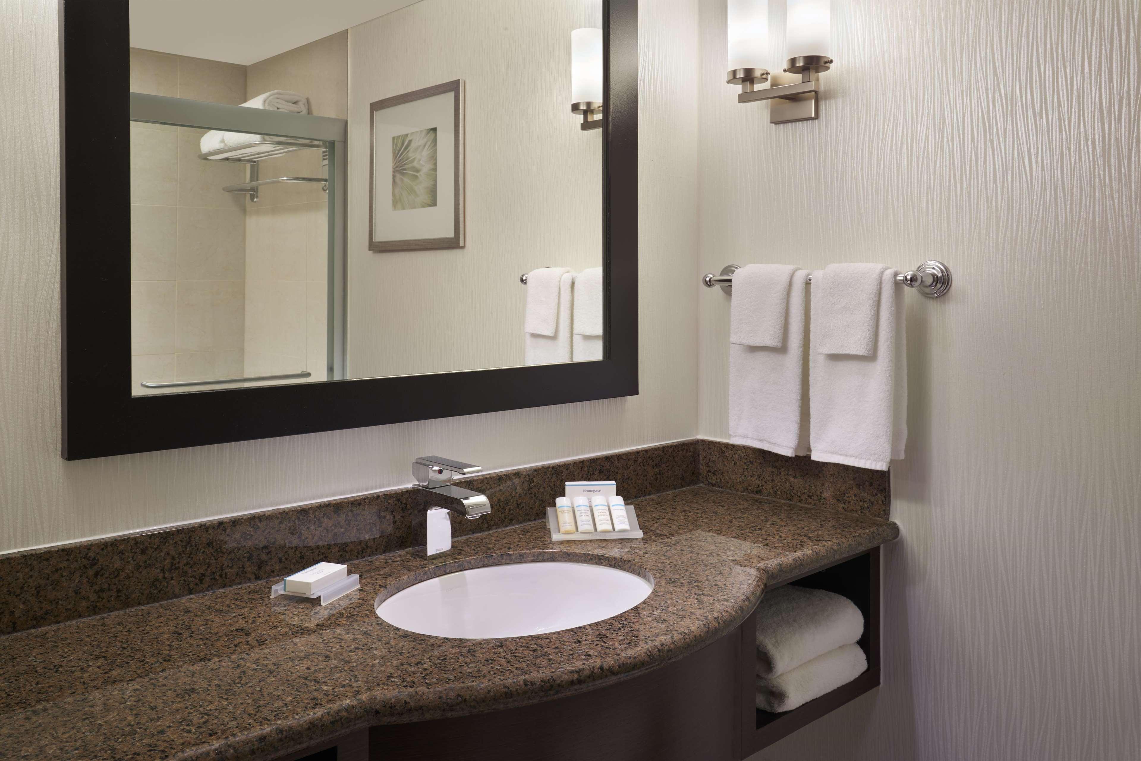 Hilton Garden Inn Toronto Airport West/Mississauga Kültér fotó